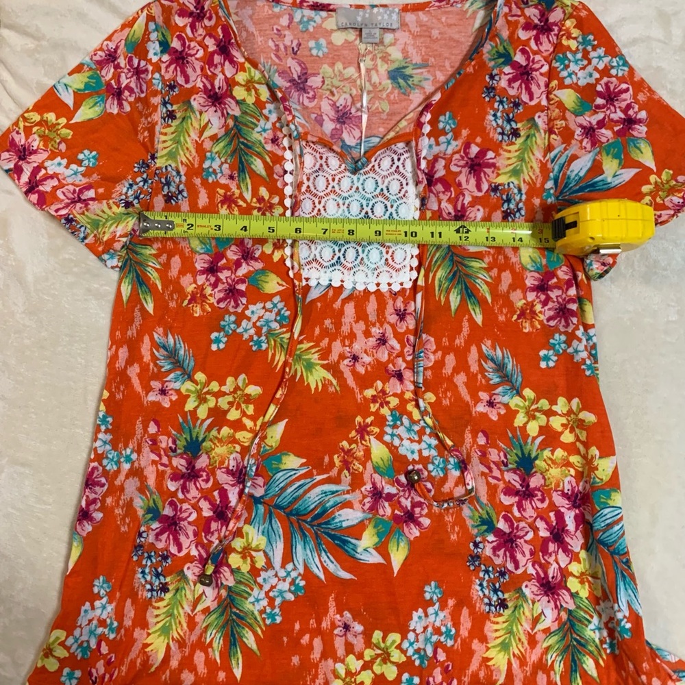 NWT Carolyn Taylor Fiesta Floral Hawaiian blouse - Picture 3 of 5